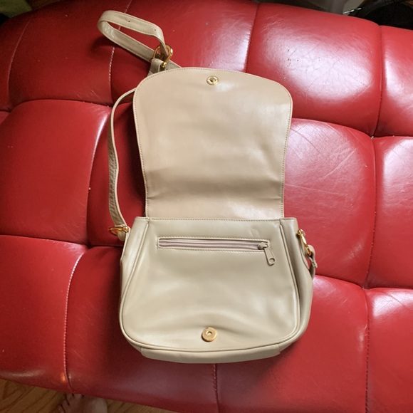 Tan purse - Picture 2 of 3